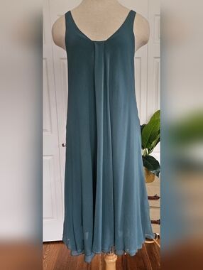 EILEEN FISHER 100%Silk Sheer Georgette, Pleated Front, Shift Silhouette  Dress!